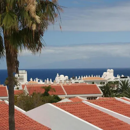 Moderno Estudio Con Terraza Y Piscina En